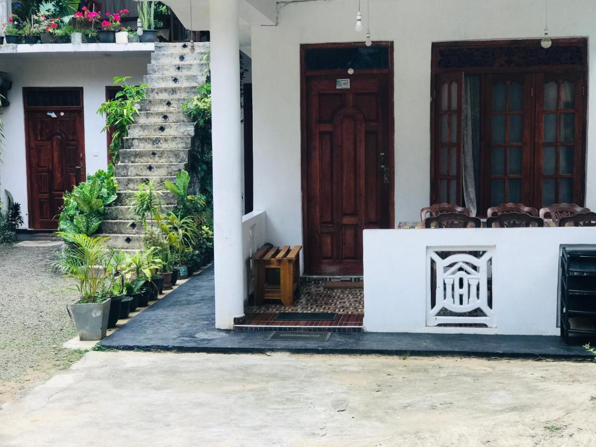 Peters Inn Ella Bagian luar foto