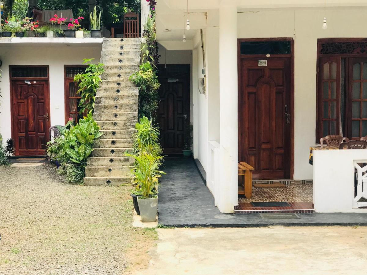 Peters Inn Ella Bagian luar foto