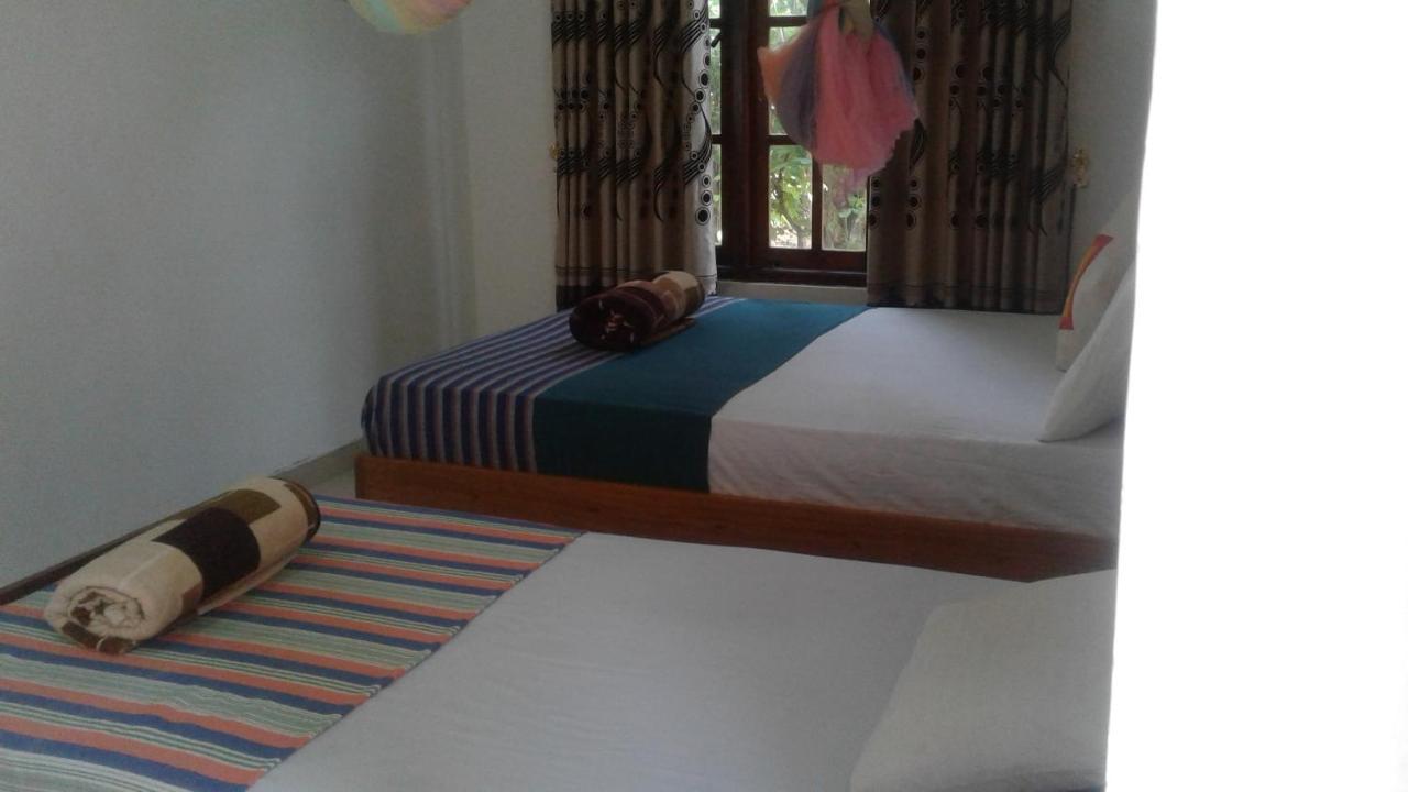 Peters Inn Ella Bagian luar foto